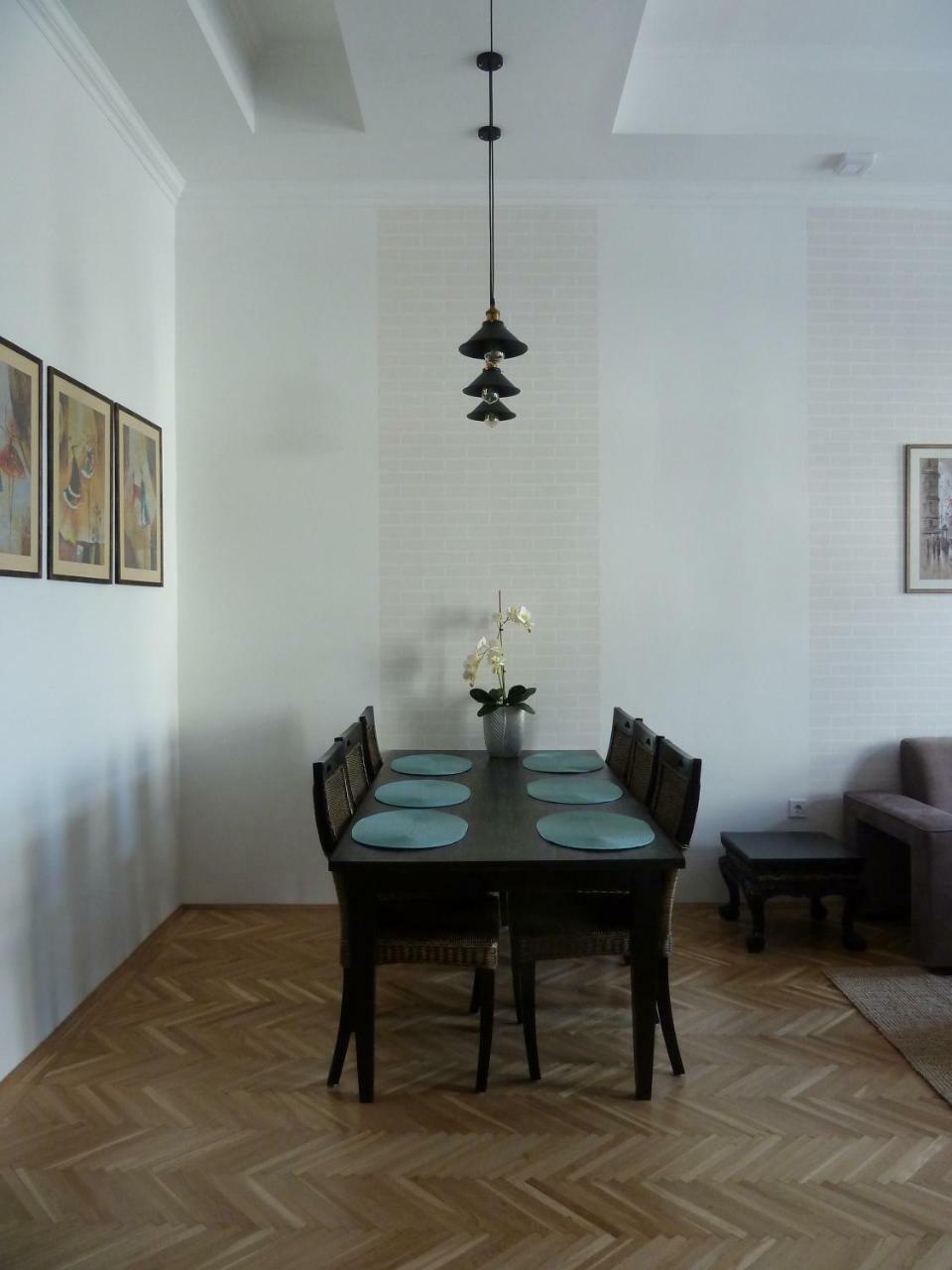 Kossuth Apartmanok Дебрецен Экстерьер фото